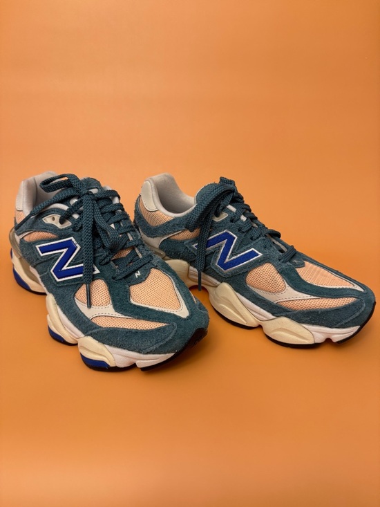 New Balance Shoes - New Balance 9060 sneakers excellent condition size 8